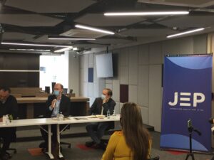 Carlos Berenstain y Stefan Peters informe sobre fenómeno del desplazamiento transfronterizo a Venezuela Instituto CAPAZ JEP